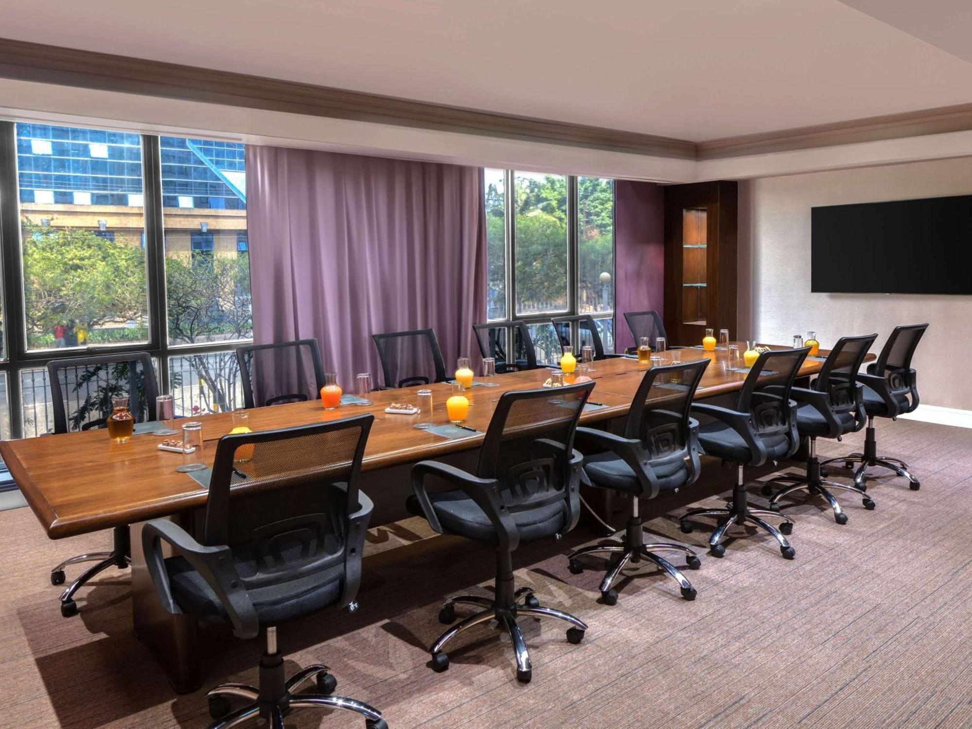 Pullman Nairobi Upper Hill Hotel ภายนอก รูปภาพ